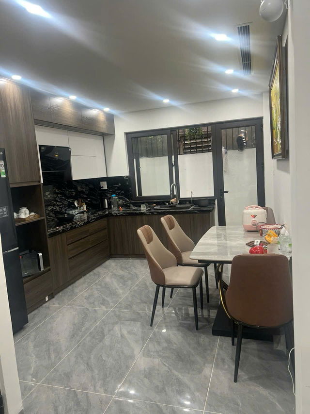 Nhà 6 Tầng Thang Máy – Ga Ra Ô tô - Kinh Doanh Nguyễn Văn Linh 63m2, X 6 tầng,mặt tiền  3.5m,12.85 - Ảnh 2