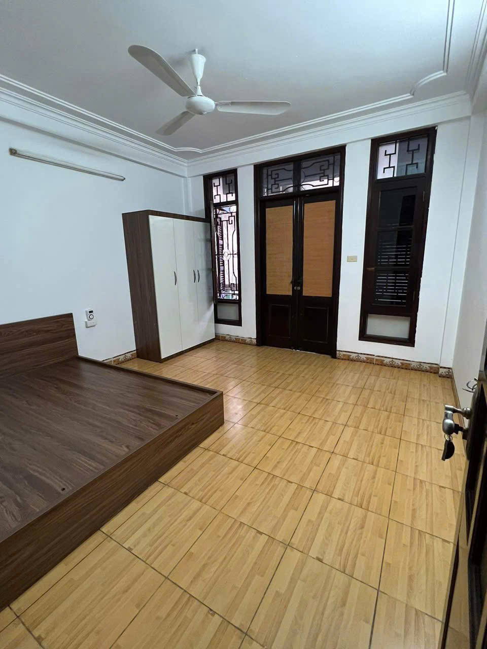 Chính chủ bán nhà ngõ kinh doanh, ô tô thông, nở hậu,  Ngã Tư Sở,  Đống Đa. DT: 53m2 – 5 tầng. 8,95 - Ảnh 3