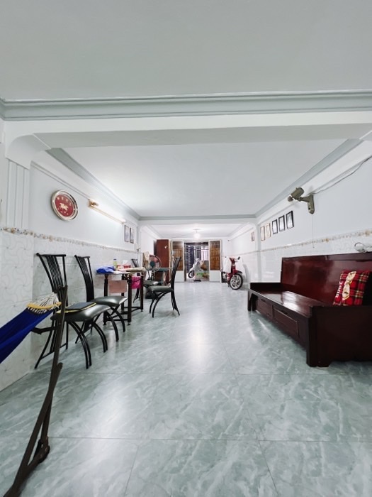 NHÀ BÁN MẶT TIỀN XE HƠI CHẠY NGANG- TRƯỚC NHÀ 4M- GẦN CÔNG VIÊN KHÁNH HỘI - QUA QUẬN 1 VÀ QUẬN 7 - Ảnh 3