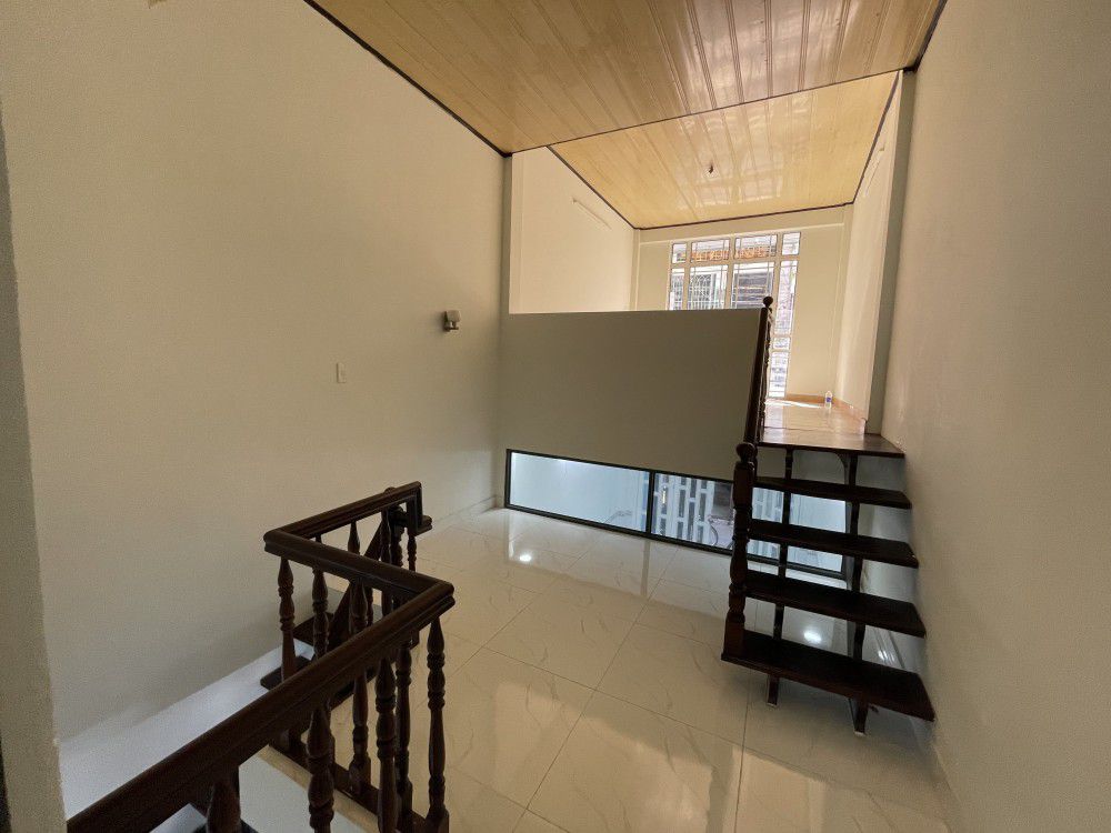 PHƯỜNG 8 TÂN BÌNH - GIÁP TRUNG TÂM Q 10 - HẺM 3.5M THÔNG 958 LẠC LONG QUÂN- 3 TẦNG - 2 PN- VÀI BƯỚC - Ảnh 4