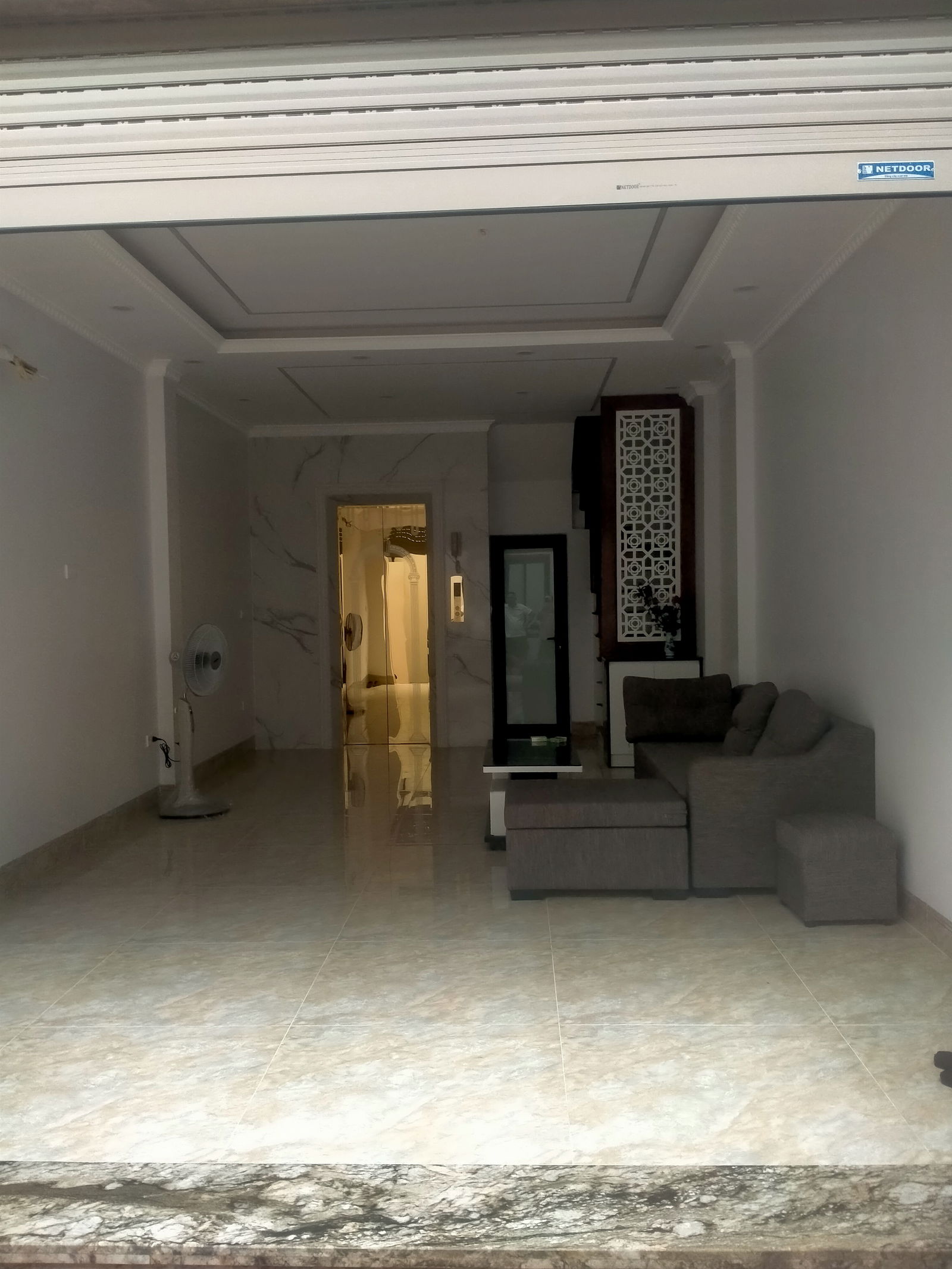 Bán nhà ngõ 68 Cầu Giấy, Quận Cầu Giấy, ô tô đỗ cổng ,thang máy, 40m2, 6 tầng, nhỉnh 11 tỷ - Ảnh chính