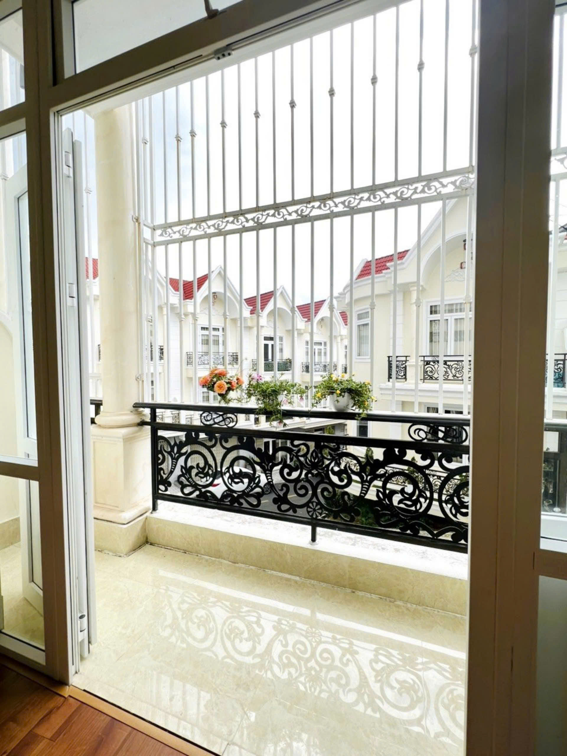 CẦN BÁN GÂP NHÀ KHU NGHỈ DƯỠNG GOLDEN Hills Phường 4 Đà Lạt - Ảnh 1