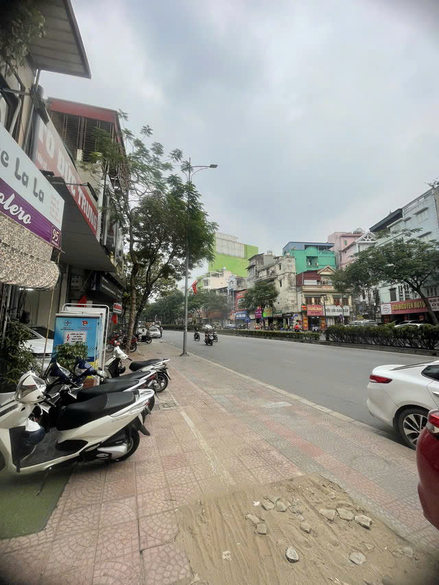 VIP VIP VIP MẶT PHỐ Nguyễn Văn Cừ 1196m2, 11 tầng, mặt tiền 20m, GIÁ CHÀO  580 tỷ (thương lượng) - Ảnh 1