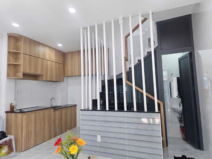 Nhà góc mới 3 tầng sát đường Nguyễn Duy P12Q8. Giá: 3.6 tỷ TL - Ảnh 1