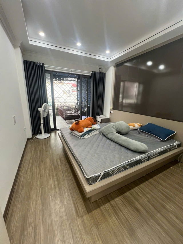Nhà 6 Tầng Thang Máy – Ga Ra Ô tô - Kinh Doanh Nguyễn Văn Linh 63 m2,X  6 tầng,12.85 tỷ Long Biên. - Ảnh 1