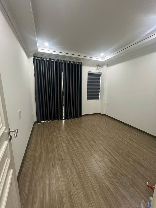 Nhà 6 Tầng Thang Máy – Ga Ra Ô tô - Kinh Doanh Nguyễn Văn Linh 63 m2,X  6 tầng,12.85 tỷ Long Biên. - Ảnh 2