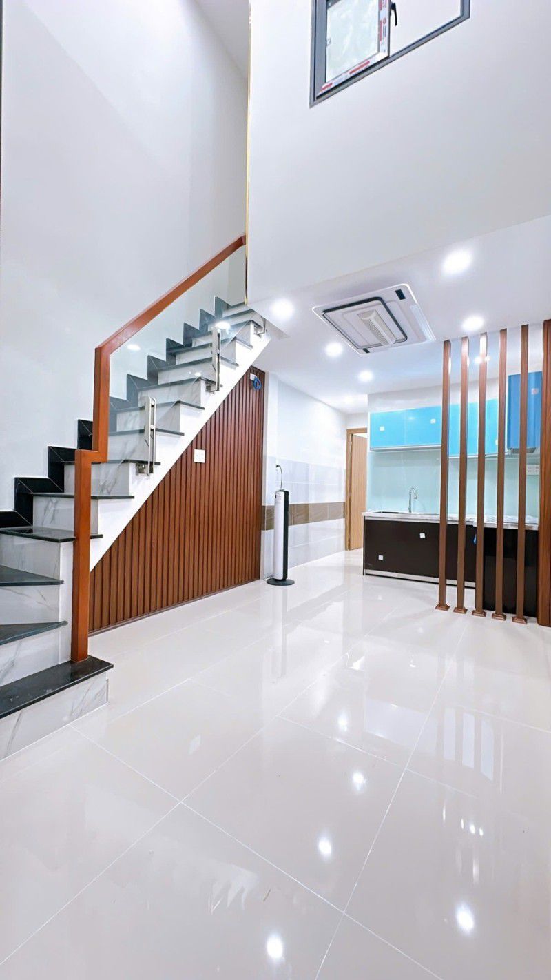 NHÀ QUẬN 4 - ĐƯỜNG TÔN THẤT THUYẾT - 44M - 2 TẦNG - 2 MẶT TIỀN THÔNG THOÁNG - NHÀ ĐẸP LUNG LINH - - Ảnh chính