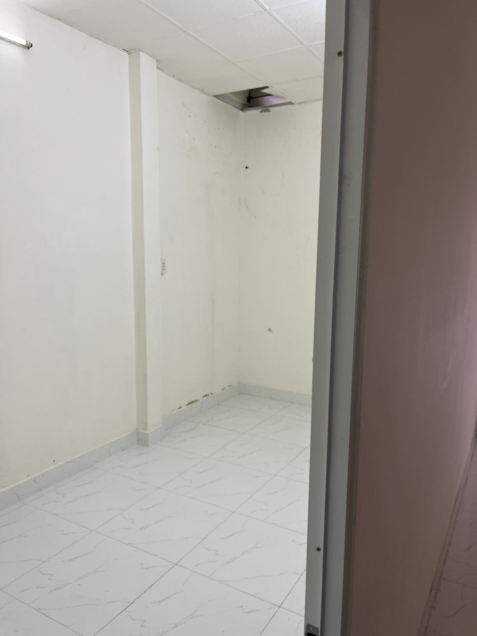 Cho Thuê Căn Hộ Lầu 2 mặt tiền Lê Văn Sỹ P12- Q3 - TPHCM. - Ảnh 3