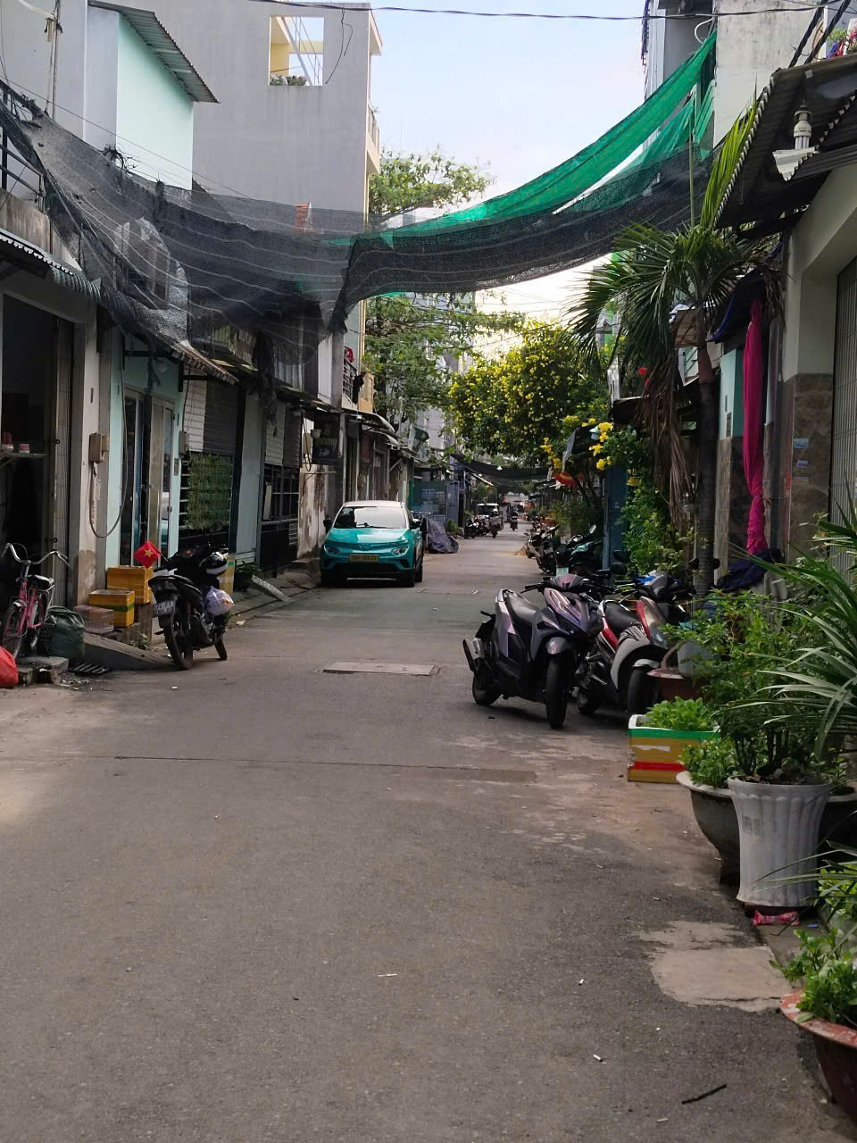 Hàng Thơm nhà đường số 9 BHH gần AEON Tân Phú 52m2 hẻm 7m thông 3 Tâng Nhỉnh 4 tỷ - Ảnh 1