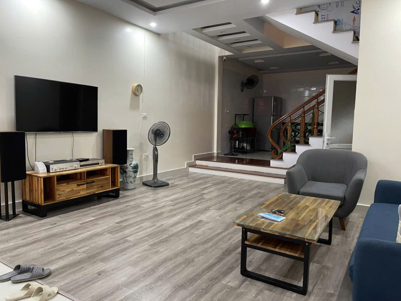 Bán nhà Tô Vũ - 193 Văn Cao, 61m 4 tầng, ngõ ô.tô, giá  4.35 tỉ - Ảnh 1