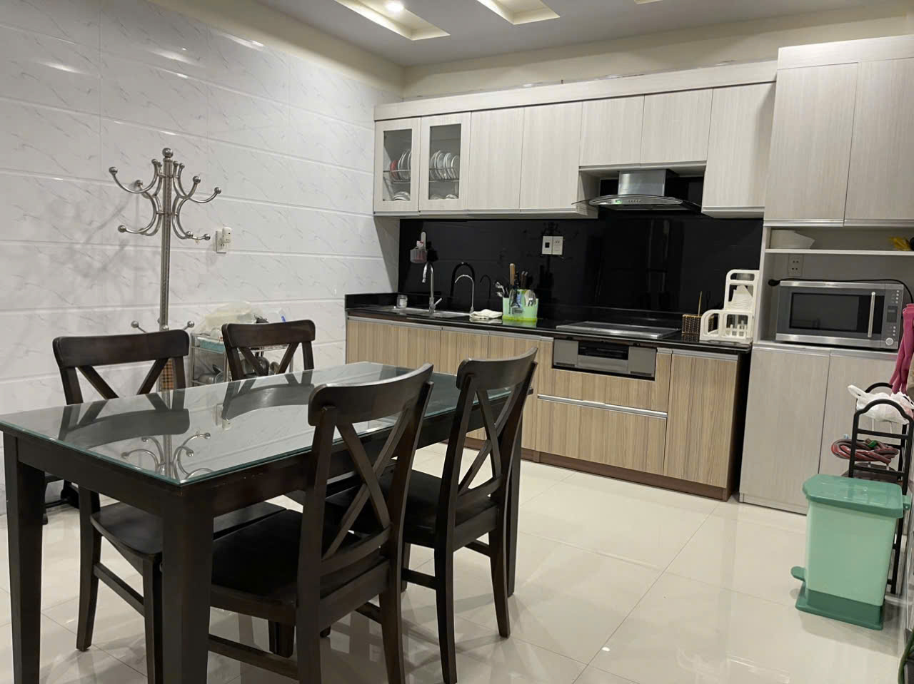 Bán nhà Tô Vũ - 193 Văn Cao, 61m 4 tầng, ngõ ô.tô, giá  4.35 tỉ - Ảnh chính