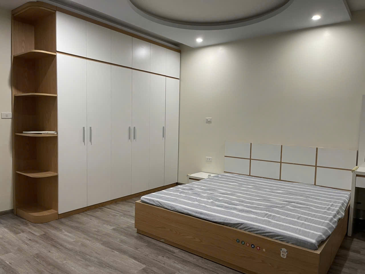 Bán nhà Tô Vũ - 193 Văn Cao, 61m 4 tầng, ngõ ô.tô, giá  4.35 tỉ - Ảnh 2