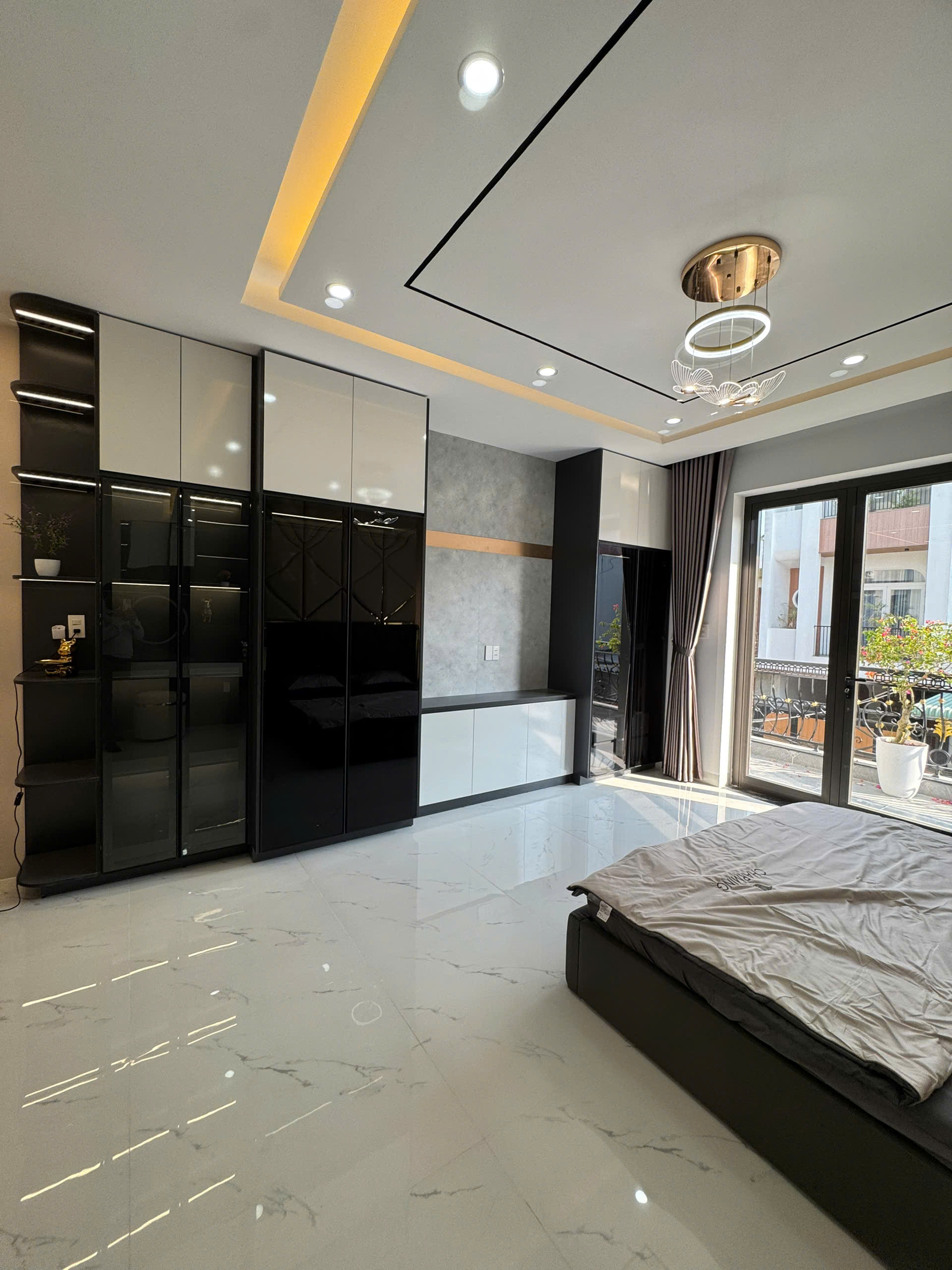+ Nhà 3 tầng mới xây nội thất châu âu siêu đẹp, Biển Nguyễn Tất Thành 100m, khu bãi tắm trung tâm - Ảnh 2