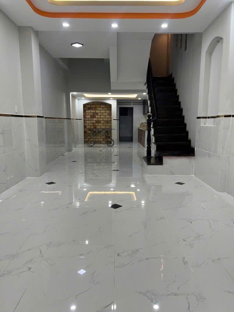 BÁN NHÀ GẦN HỒNG BÀNG,QUẬN 11,3 TẦNG,61M2,HẺM XE HƠI TRÁNH,CHỈ 8 TỶ - Ảnh 2