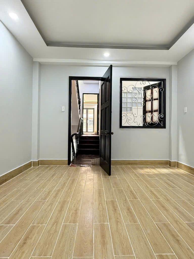 BÁN NHÀ GẦN HỒNG BÀNG,QUẬN 11,3 TẦNG,61M2,HẺM XE HƠI TRÁNH,CHỈ 8 TỶ - Ảnh 3