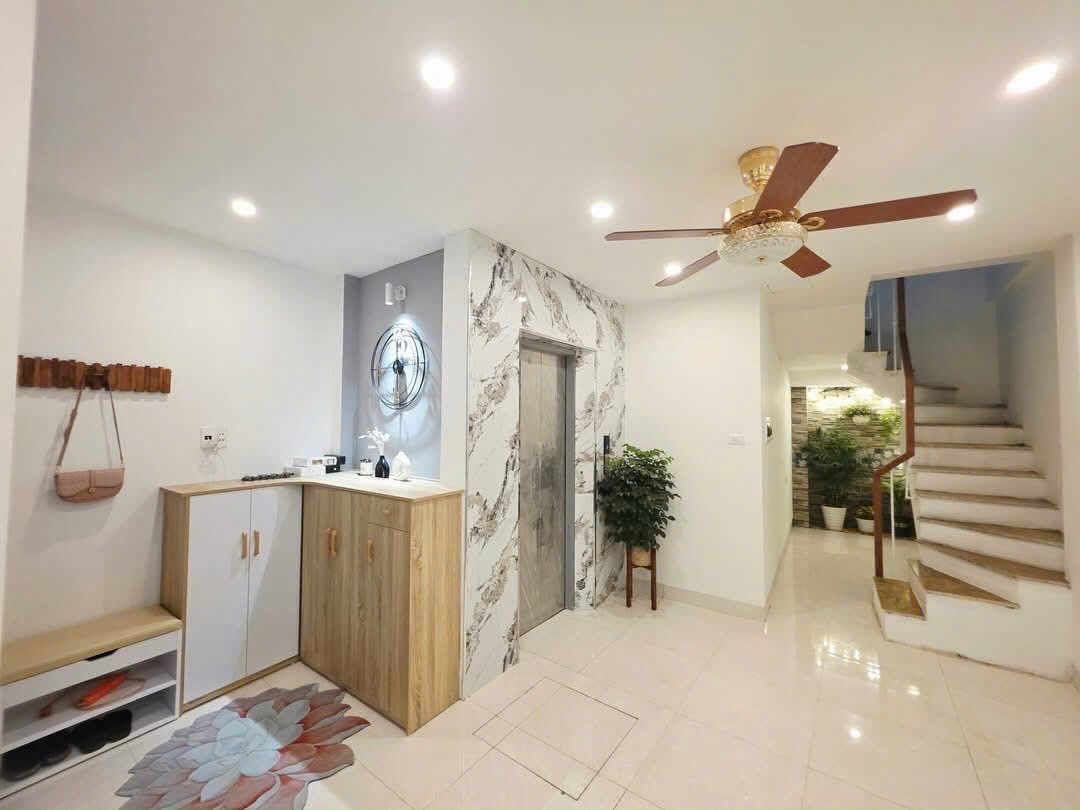 Ngọc Hà 35m2 x 7 tầng thang máy - Ngõ nông, gần phố. - Ảnh 1