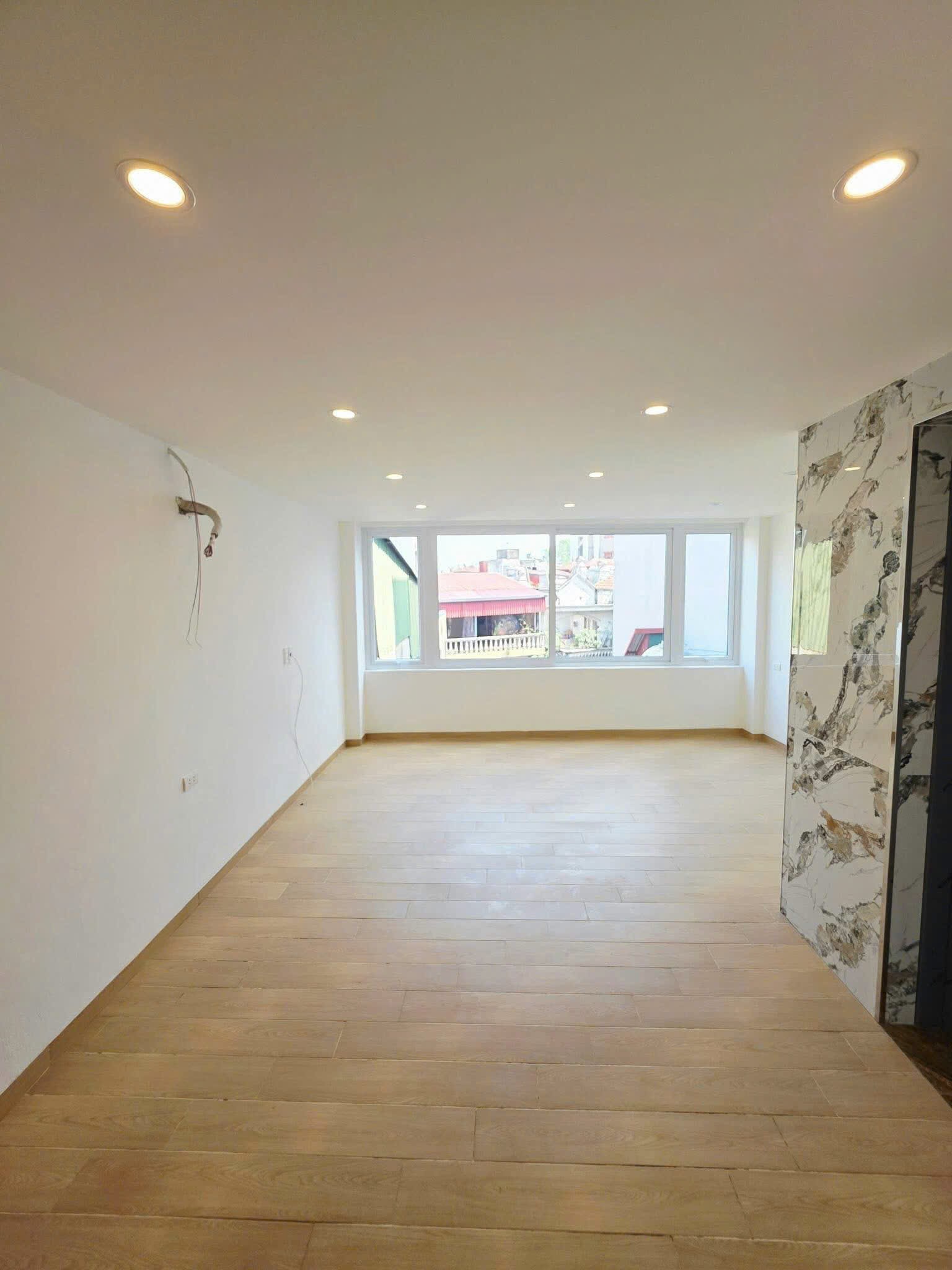 Ngọc Hà 35m2 x 7 tầng thang máy - Ngõ nông, gần phố. - Ảnh 2