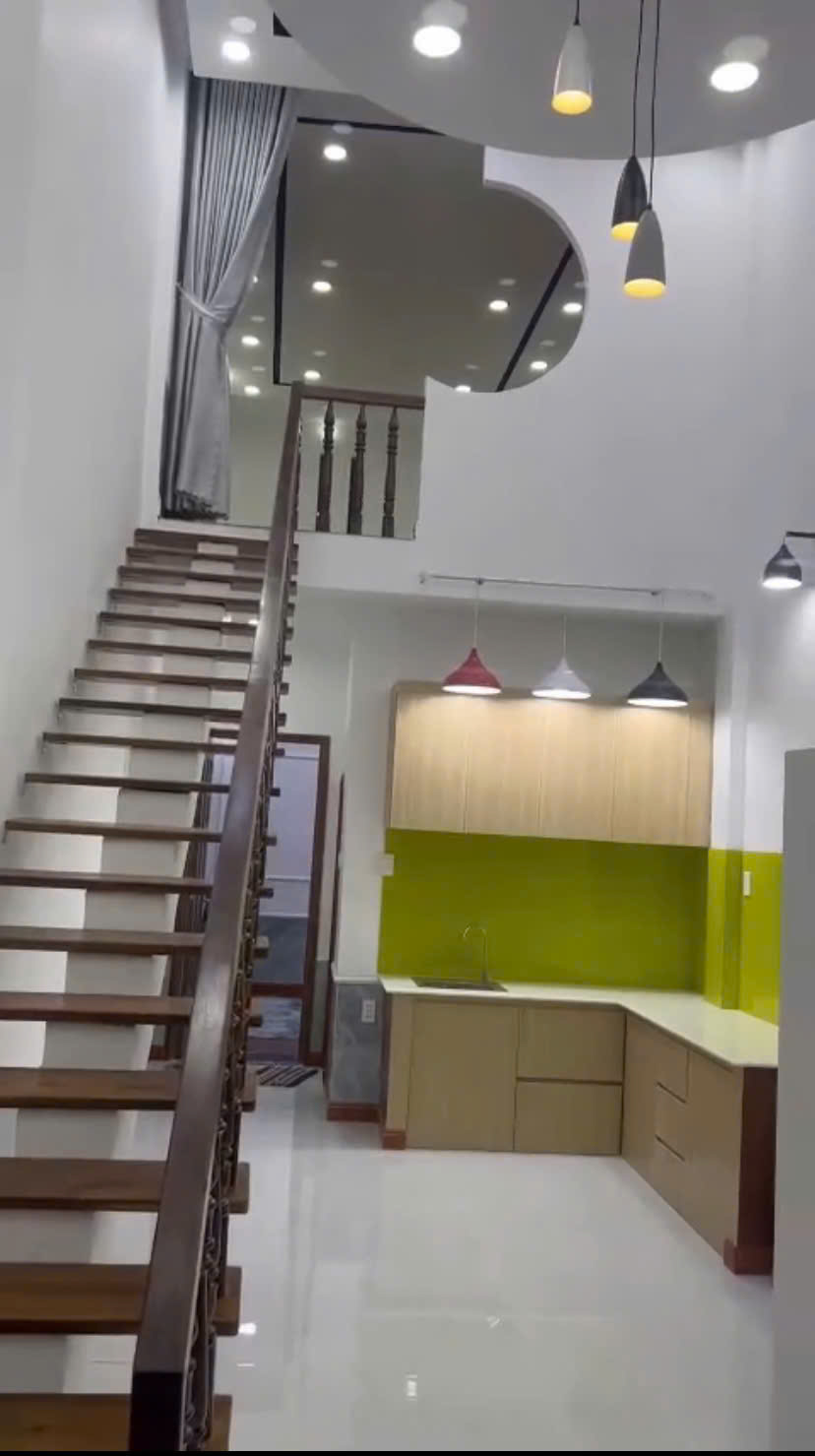 Bán Gấp Nhà 1 Trệt 1 Lửng - Phong Cách Hiện Đại,  Full Thổ Cư Tại Phường 1, TP. Trà Vinh - Ảnh chính