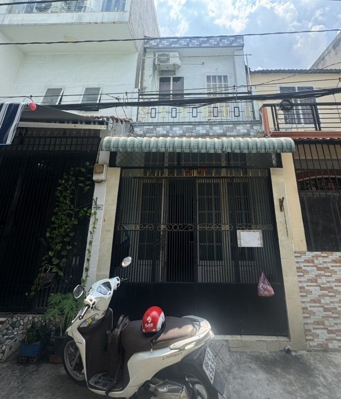 Bán nhà HXT Chiến Lược, gần Hương Lộ 2, Bình Tân, 3x10 - 2 tầng, chỉ hơn 2 tỷ - Ảnh chính