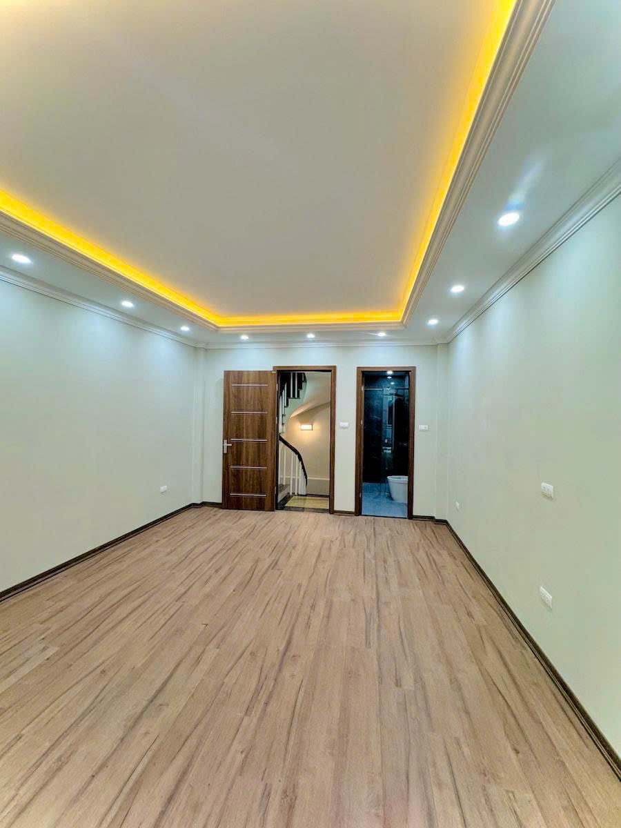 BÁN NHÀ HOÀNG MAI NGÕ TRƯỚC NHÀ SIÊU RỘNG DT 36m2 5 tầng MT 3.2m Giá 7.65 tỷ - Ảnh 2