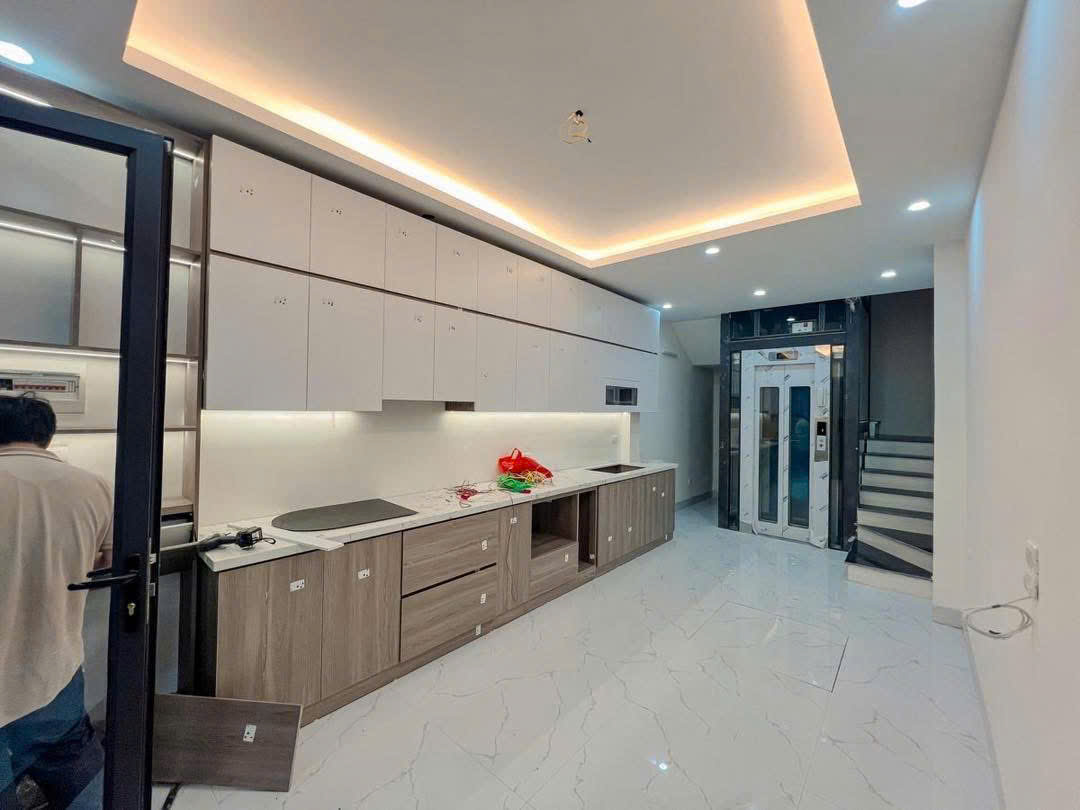 NHÀ ĐẸP HOÀNG MAI MỚI TINH - THANG MÁY DT 34m2 5 tầng MT 3.2m Giá 7.6 tỷ - Ảnh 1
