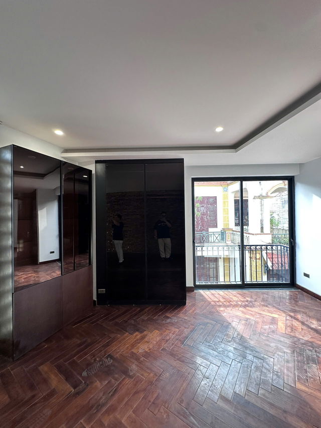 NHÀ MỚI Ô TÔ VÀO NHÀ FULL NỘI THẤT Nguyễn Văn Cừ 45m2,X  5 tầng,MT  13m, 14 tỷ Long Biên - Ảnh 3