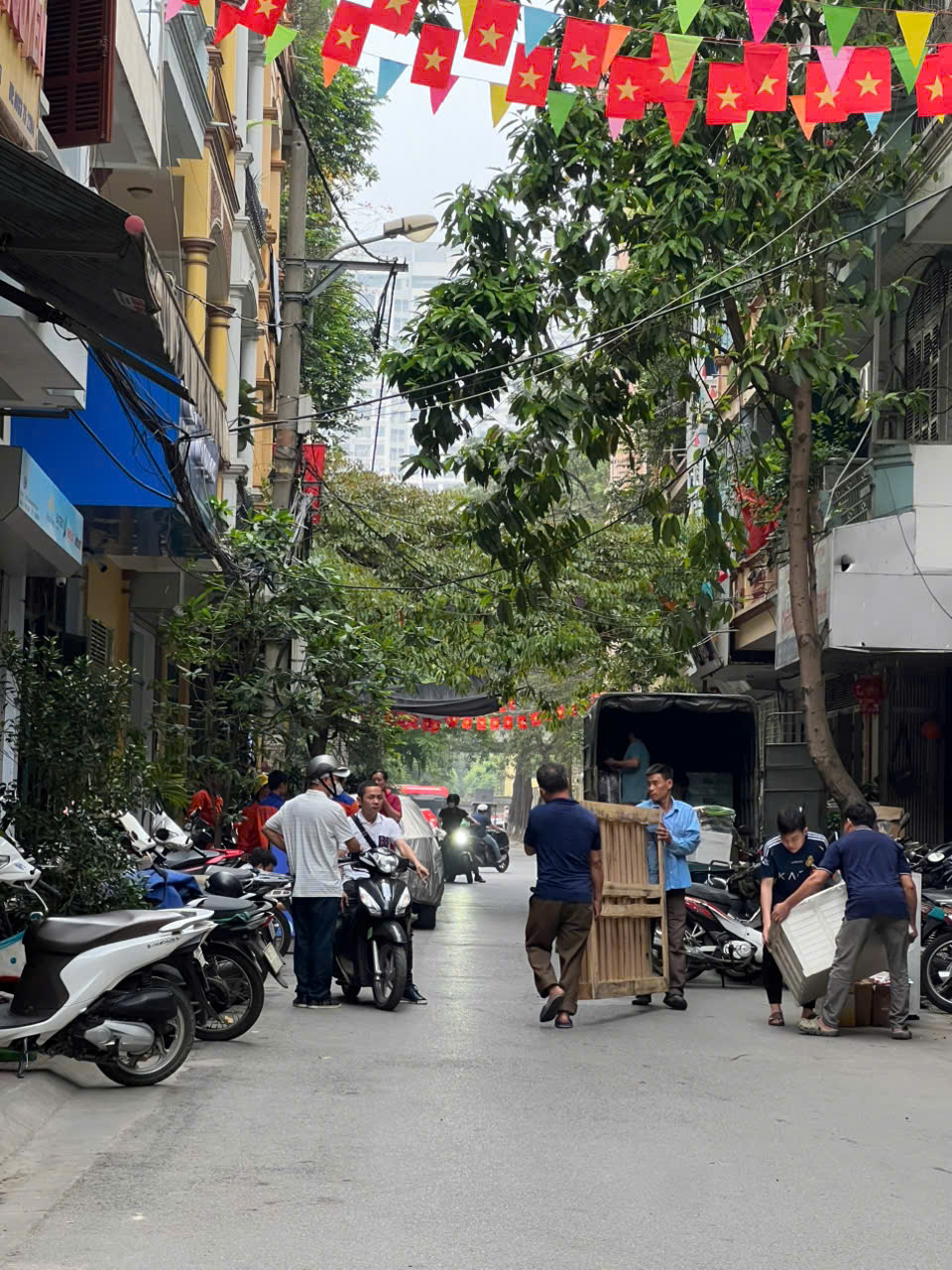 Bán Nhà Khuất Duy Tiến, Ngõ Rộng Như Phố, Giá 15 Tỷ 8 - Ảnh chính