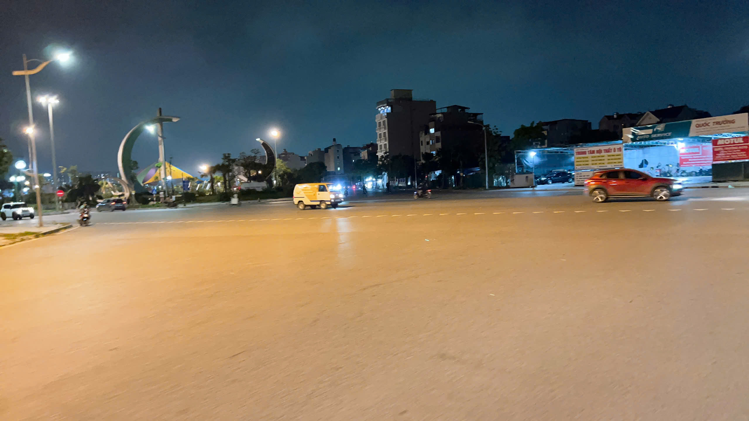 GIÁ ĐẦU TƯ, BÁN ĐẤT TẶNG NHÀ CẤP 4 GIA THƯỢNG 55M, MT 6.2M, NỞ HẬU, LÔ GÓC, Ô TÔ THÔNG, KD. - Ảnh 1