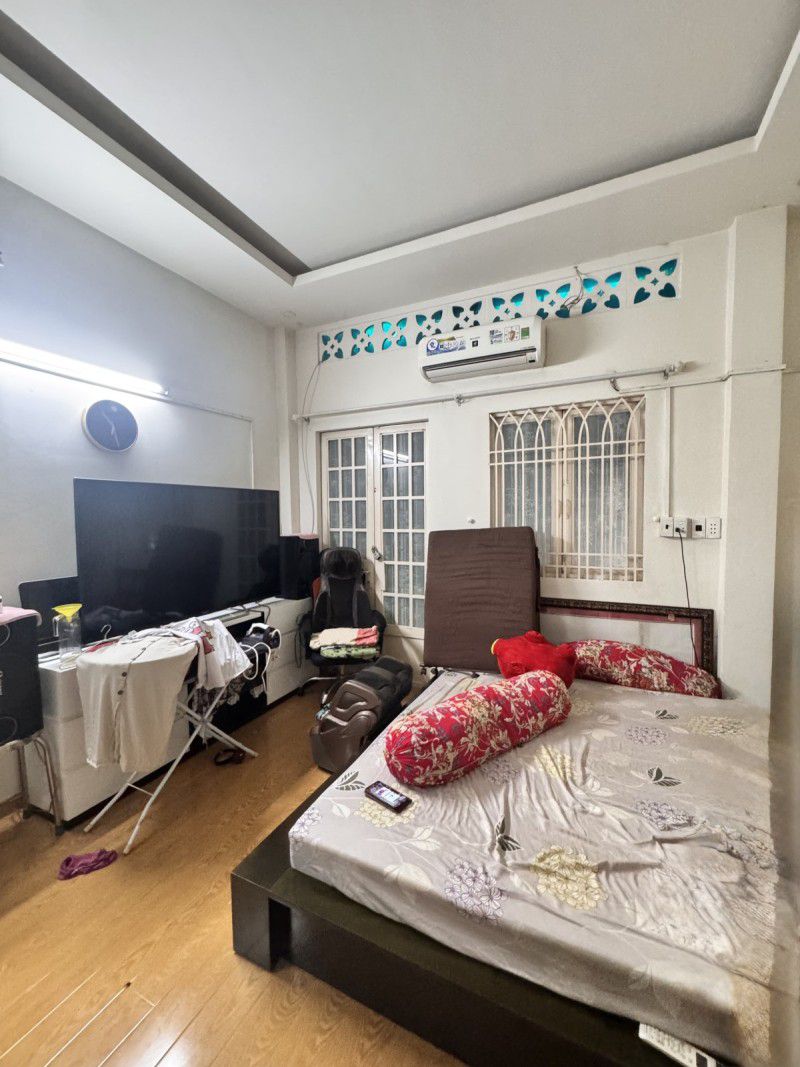 HOÀNG HOA THÁM P7 BÌNH THẠNH - HẺM RỘNG - NHÀ 2 TẦNG Ở NGAY - GIÁ 5.3 TỶ. - Ảnh 2