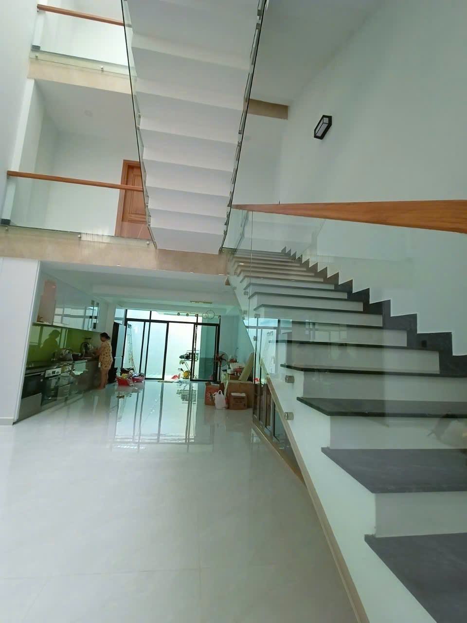 Bán nhà Nguyễn Thị Thập Quận 7, 4 lầu 143  m2 .<br>5x29 , 5PN chỉ 16,5 tỷ - Ảnh chính