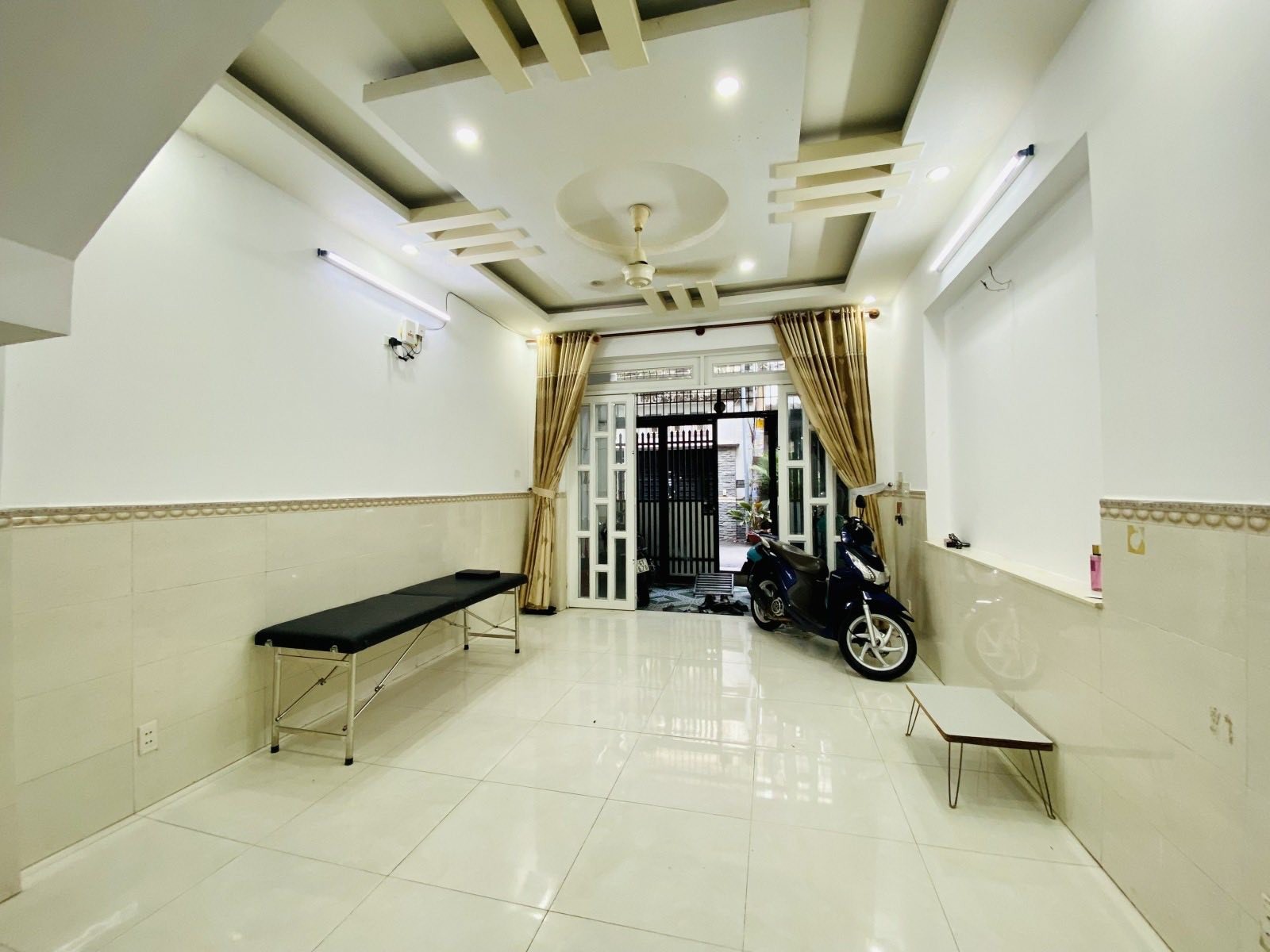 NHÀ CHÍNH CHỦ CẦN BÁN GẤP GIẢM CHÀO 300tr—> GIÁ CÒN 5.5 TỶ- 2 TẦNG - 54M2 (4X13.3) HẺM NHỰA XE HƠI, - Ảnh 1