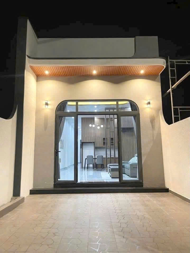 KÈO THƠM!!! Xuất hiện căn cấp 4 hoàn thiện với diện tích quá đẹp 4.5x23m  - Sổ riêng thổ cư 100% - Ảnh 1