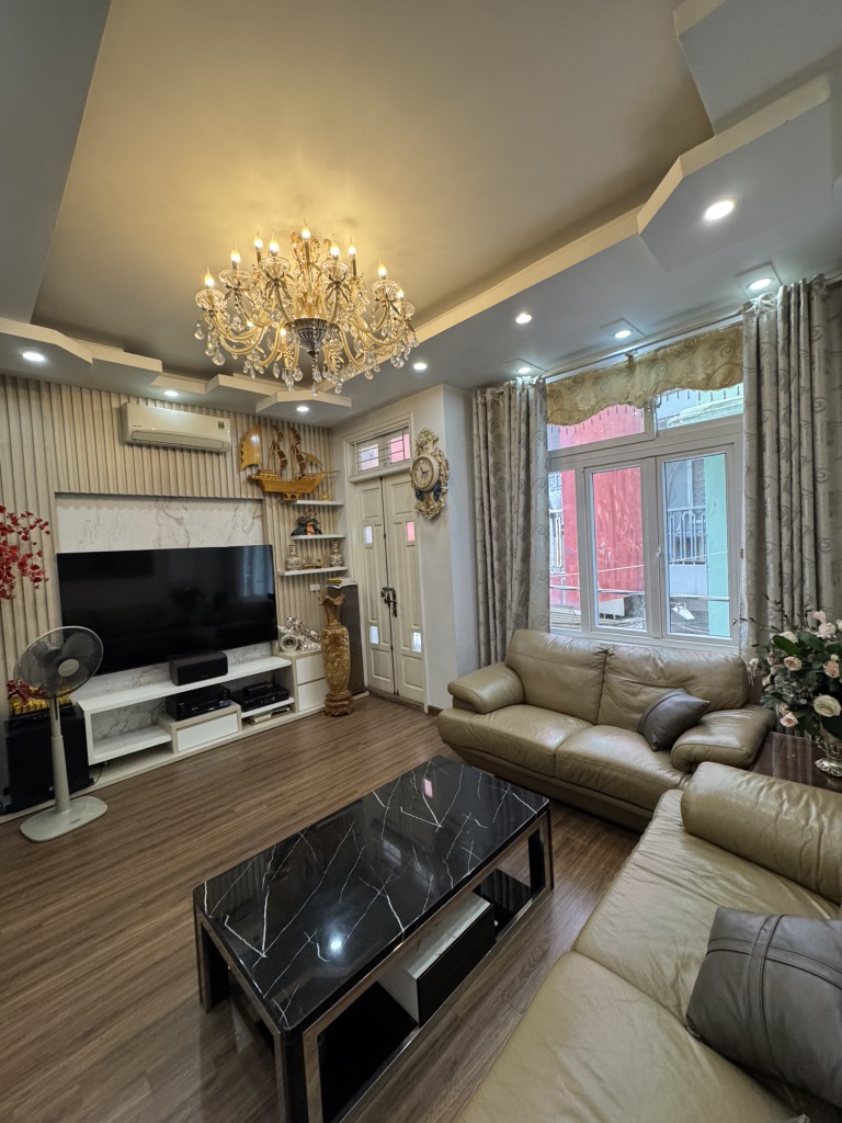 SIÊU PHẨM HOÀNG CẦU 48M  – GẦN PHỐ – GẦN HỒ – NGÕ THÔNG – KINH DOANH Ô TÔ – KHÓ TÌM CĂN THỨ 2 - Ảnh 3