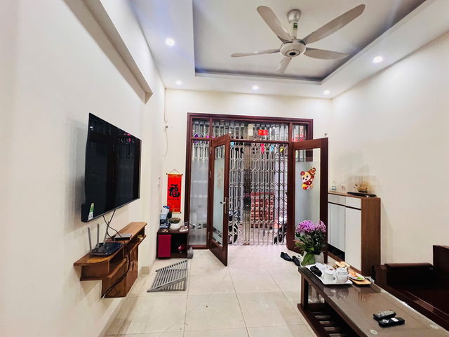 Bán nhà đẹp đường Nguyễn Khang, Cầu Giấy, DT 41 m2, 4 Tầng, MT 4m, Giá 9,6 tỷ - Ảnh chính