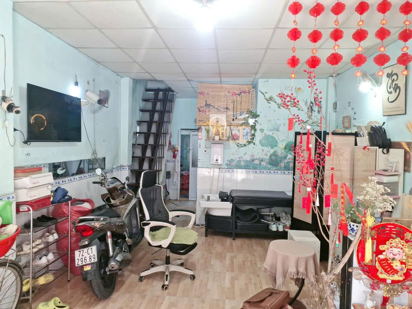 NHÀ QUẬN 7 <br>+ Kết Cấu Nhà: MT Đang Kinh Doanh gồm trệt, lầu, ST, gồm 2PN, 2WC, Sân Thượng, Bếp, - Ảnh 3