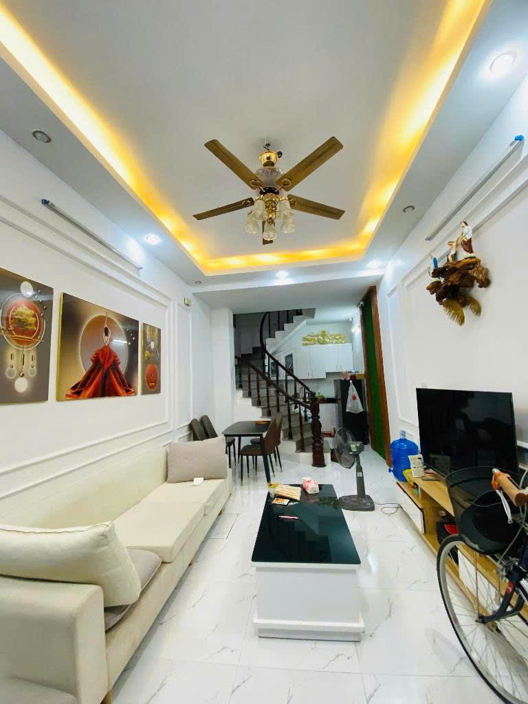 CẦN BÁN GẤP NHÀ PHỐ TÂN MAI HOÀNG MAI BA GÁC ĐỖ CỬA 32M 5 TẦNG GIÁ NHỈNH 6 TỶ - Ảnh chính
