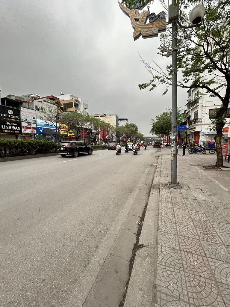 VIP VIP VIP - MẶT PHỐ NGUYỄN VĂN CỪ -  BÁN ĐẤT TẶNG 2 TÒA NHÀ 11 TẦNG + 7 TẦNG - MT ĐỈNH 18.3M - 2 - Ảnh chính
