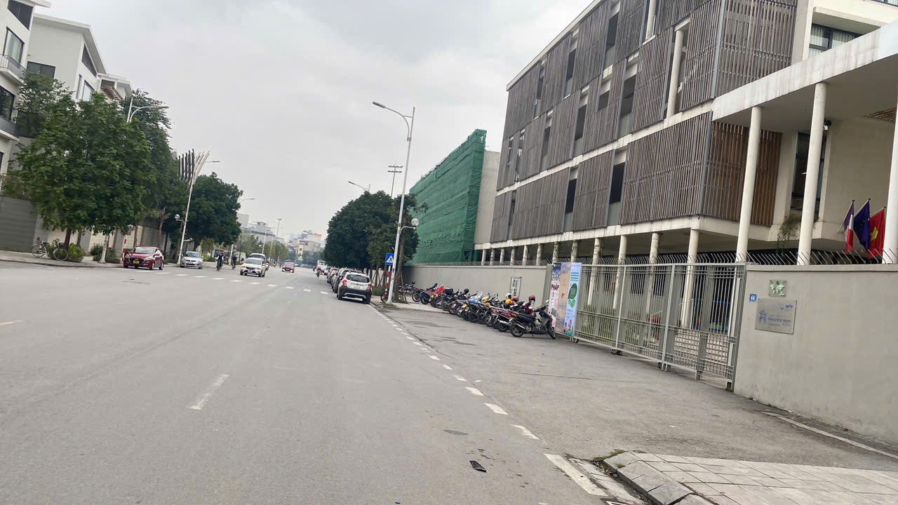CẦN BÁN MẢNH ĐẤT VÀNG, THÔNG SỐ ĐẸP GIA THƯỢNG 55M, MT 6.2M, LÔ GÓC, NỞ HẬU, Ô TÔ VÀO ĐẤT. - Ảnh 1