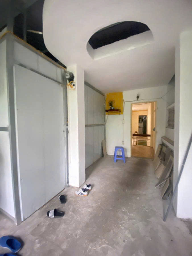BÁN NHÀ ĐÊ LA THÀNH. ĐÔNG ĐA. 95M2 3 MT 6M GIÁ 26 TỶ-  Ô TÔ 7 CHỖ VÀO NHÀ - GẦN PHỐ - PHÙ HỢP XÂY - Ảnh 2