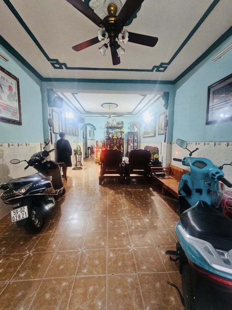 CHỈ 5.X TỶ - NHÀ 3 LẦU TÂN PHÚ - HXH - GẦN AEON - 65M2 NỞ HẬU - 4PN - Ảnh 1