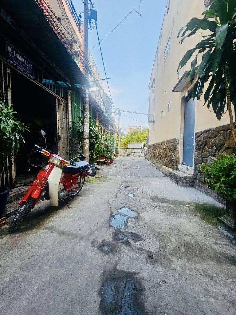 CHỈ 5.X TỶ - NHÀ 3 LẦU TÂN PHÚ - HXH - GẦN AEON - 65M2 NỞ HẬU - 4PN - Ảnh 4