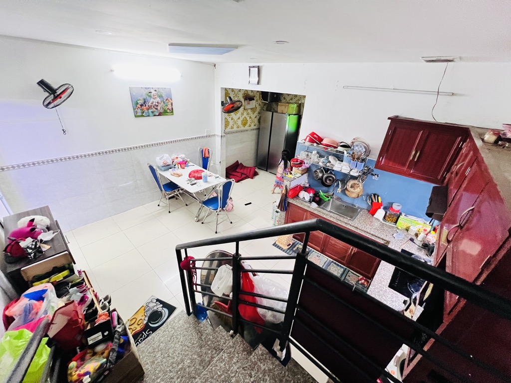 🚗 NHÀ LÔ GÓC 2 CĂN – PHAN VĂN HỚN, Q12 – HẺM XE HƠI – VỪA Ở VỪA CHO THUÊ – CHỈ 5.6 TỶ‼️ - Ảnh 1