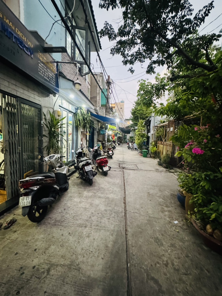 BÁN NHÀ - HẺM XE TẢI- LÊ VĂN QUỚI - BÌNH TÂN - 52M2 - 2 TẦNG - 3 PHÒNG NGỦ - 4.04 TỈ - Ảnh 2