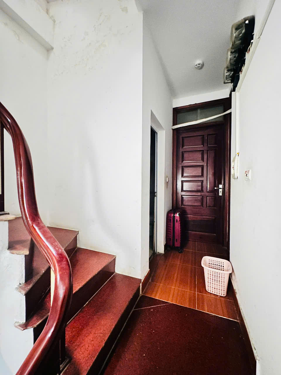 CHÍNH CHỦ CẦN BÁN NHÀ DOÃN KẾ THIỆN CẦU GIẤY 41M2 5T 7P ĐANG CHO THUÊ MONING ĐỖ CỬA CÁCH Ô TÔ TRÁNH - Ảnh 1