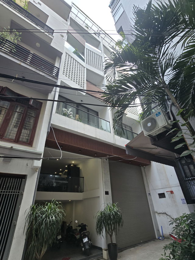 NHÀ MỚI ĐẸP - HIỆN ĐẠI - GARA - THANG MÁY - NGÕ TO  Láng Hạ 47m2,X  7 tầng,mặt tiền 4m, 17.2 tỷ - Ảnh chính