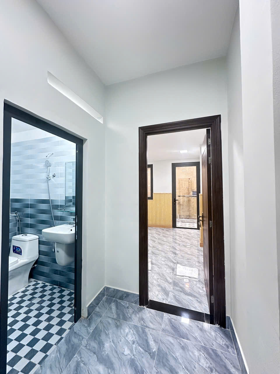 Nhà SHHC 4.4*11m/2lầu/4PN/3Toilet hẻm thông 39 Dạ Nam P2Q8 - Ảnh 2