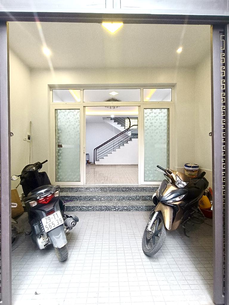 KINH DOANH - HAI THOÁNG - Ô TÔ GẦN - BÃI XE NGAY NHÀ - LẠC LONG QUÂN - GẦN 50M2 - HƠN 9 TỶ - Ảnh 1