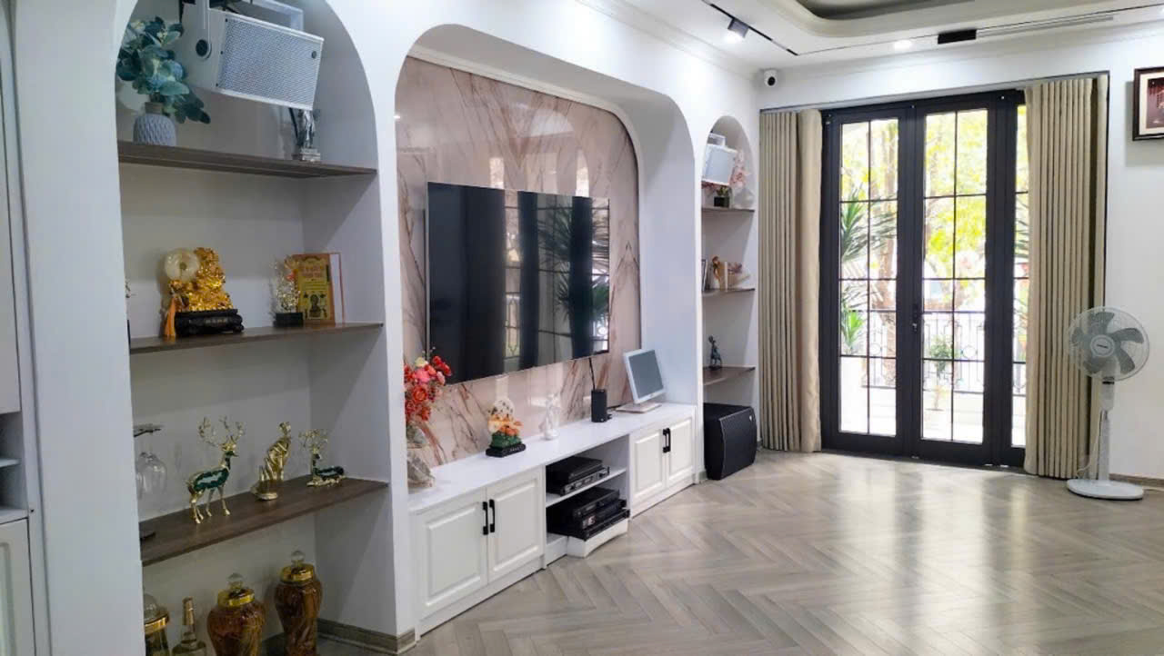 HÀNG XÓM THIÊN ĐƯỜNG BS - NGAY GẦN VÀNH ĐAI 3.5 - GIAO THÔNG THUẬN TIỆN - BIỆT THỰ SÂN VƯỜN - THANG - Ảnh 2