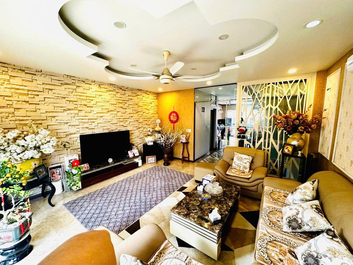 NAHF ĐẸP NGÕ THÔNG Ô TO VÀO NHÀ Bồ Đề 106m2,X  5 tầng, mặt tiền 4m,30 tỷ Long Biên. - Ảnh 3