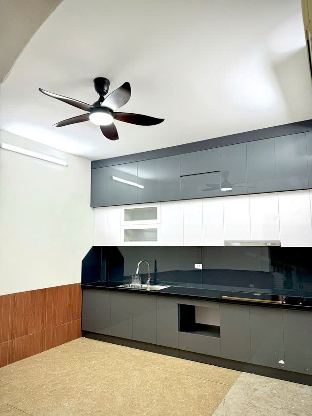 NHÀ MỚI Ô TÔ ĐỖ CỬA Ngọc Thụy 48.5 m2,X  4 tầng, mặt tiền 4m, 8.8 tỷ Long Biên. - Ảnh 1